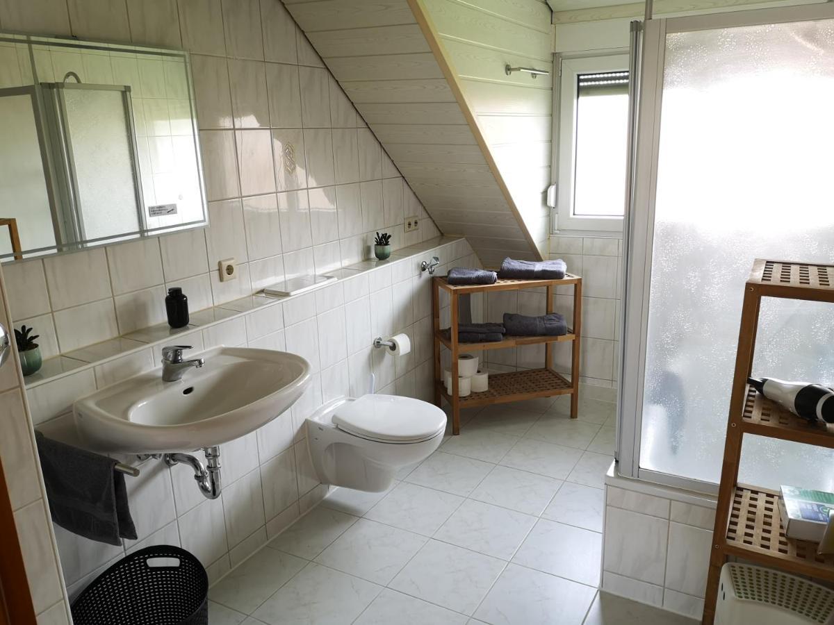 Familienfreundliche Ferienwohnung Mit Wohlfuehlbalkon Und Kostenlosem Parkplatz Nahe Messe Und Bodensee Meckenbeuren Ngoại thất bức ảnh