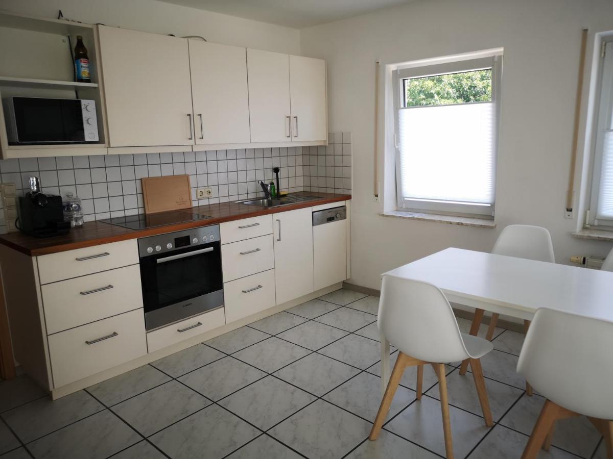 Familienfreundliche Ferienwohnung Mit Wohlfuehlbalkon Und Kostenlosem Parkplatz Nahe Messe Und Bodensee Meckenbeuren Ngoại thất bức ảnh